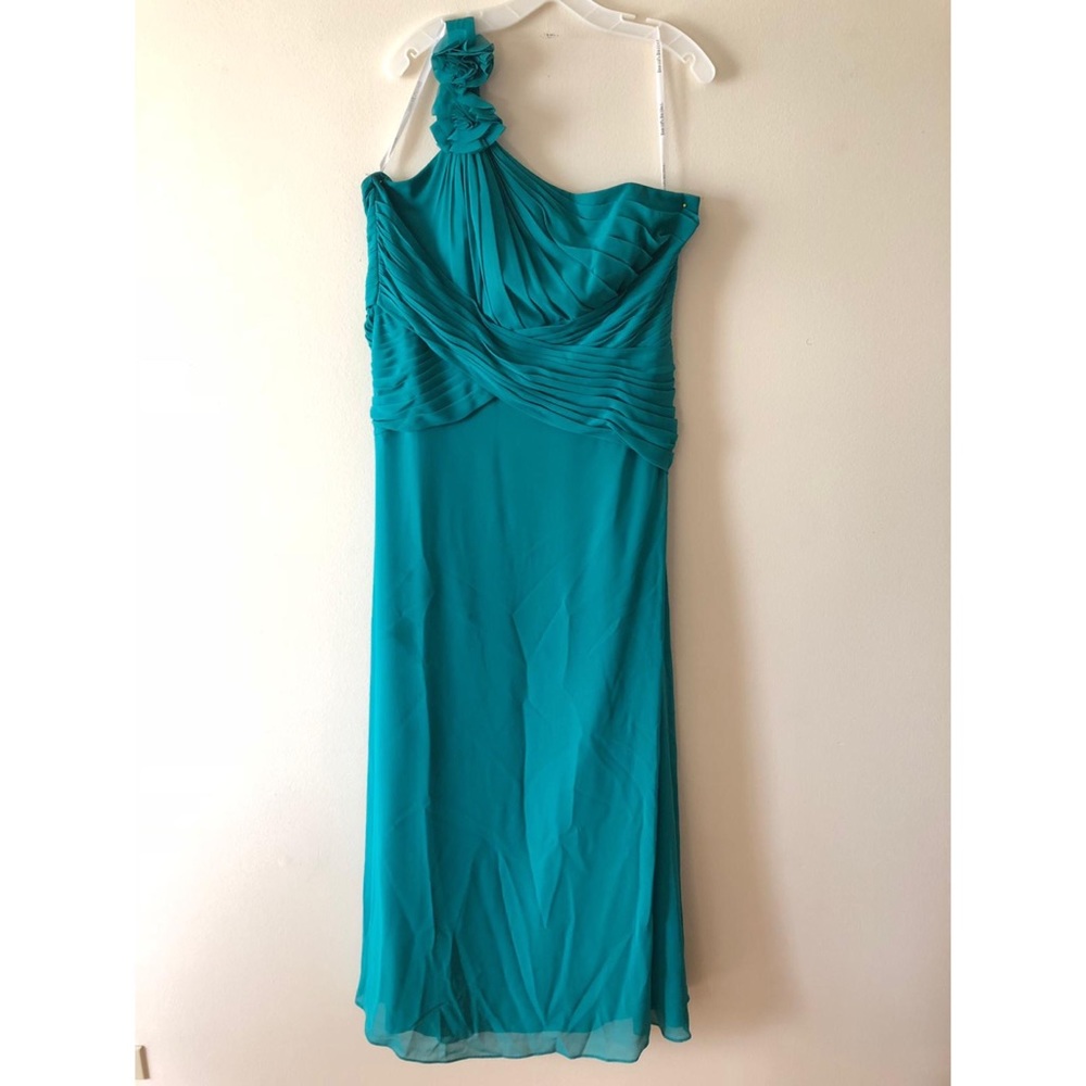 David’s Bridal One Shoulder Dress 👗